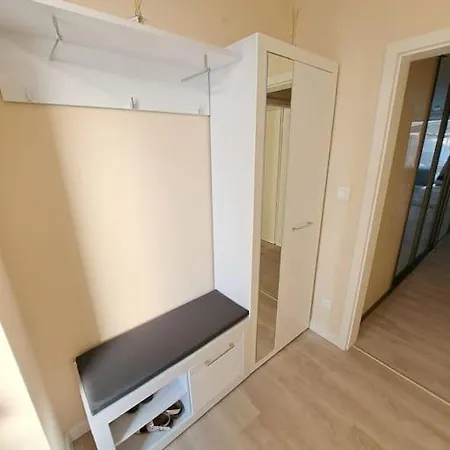 Διαμέρισμα Moderny 2 Izbovy Dom So Zahradou A Terasou Blizko Bratislavy