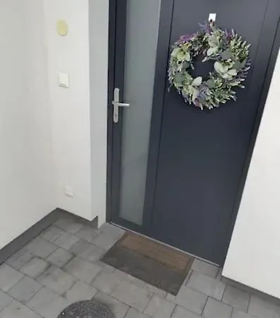 Moderny 2 Izbovy Dom So Zahradou A Terasou Blizko Bratislavy Lägenhet *