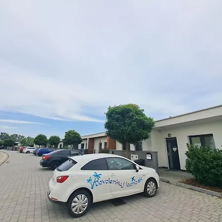 Moderny 2 Izbovy Dom So Zahradou A Terasou Blizko Bratislavy Lägenhet Slovensky Grob